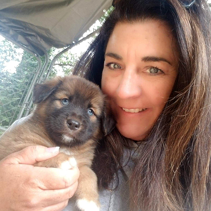 Laura Sur with her puppy